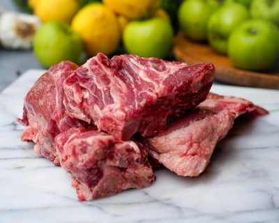 Свинина на кости охлаждённая 1 кг - купить в Партизане